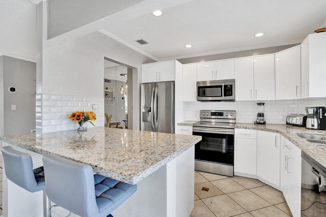 New! Waterfront Heated Pool & Jacuzzi 2 Mi To Beach - Fishing Pier Relaxing Spa & Hammock Fort Lauderdale Luaran gambar